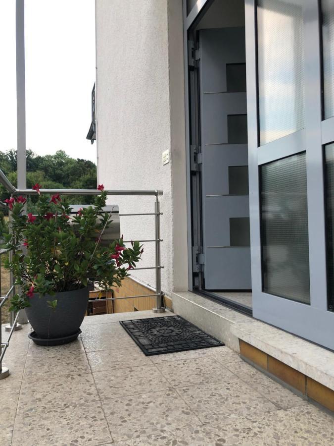Limburger Mika Zimmer & Garten & P & E-Ladestation Limburg an der Lahn Exterior photo